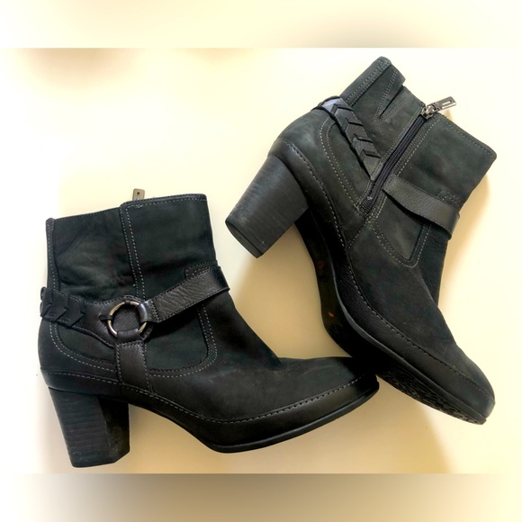 Clarks ActiveAir Leather Boots - Picture 1 of 9